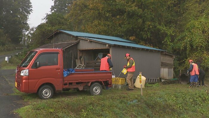 男性がクマに襲われたニワトリ小屋