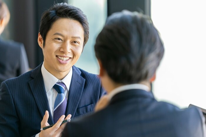 取引先への対応も過去の記憶からトラブル回避につながる(画像:イメージ)