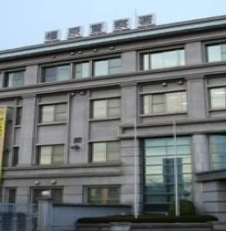 【速報】「犯人と似ている男がいる」通報で浮上　10代女性2人に相次ぎわいせつか…国土交通省に勤務の58歳男を逮捕　防カメと目撃証言もとに未明に確保　奈良・橿原市｜FNNプライムオンライン