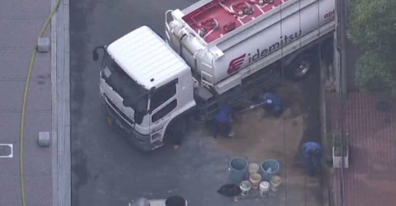 【速報】タンクローリーが物損事故　ガソリン流出で周辺警戒　大阪・中央区｜FNNプライムオンライン