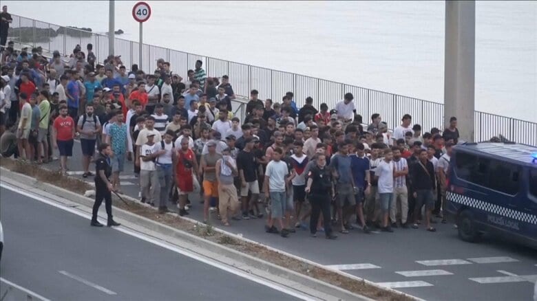スペイン領セウタにモロッコより大量の難民流入し75人が死亡　EUが緊急に対応を協議｜FNNプライムオンライン