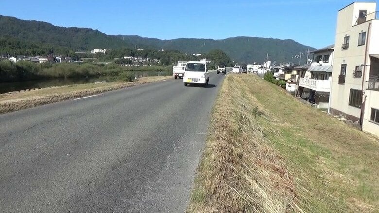 高齢男性が車にはねられる　男性は意識不明の重体　広島・府中市｜FNNプライムオンライン