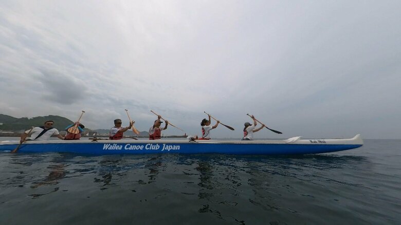 「ハッ」「ホー」のかけ声でパドルの向きをいれかえる