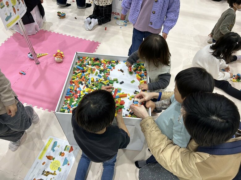 ブロック「オコメイロ」を使った人と環境にやさしいおもちゃで遊ぼう（2024年の様子）