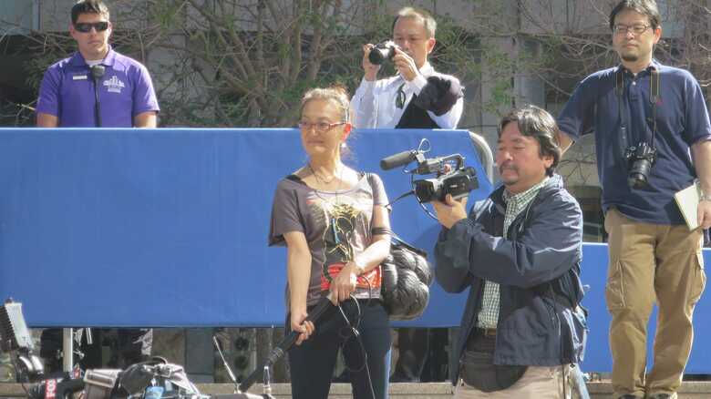 2014年IWC総会を取材中の佐々木監督