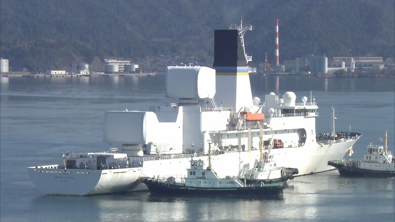 ミサイル追跡用巨大レーダーを搭載する「ハワード・O・ローレンツェン」（2023年3月）