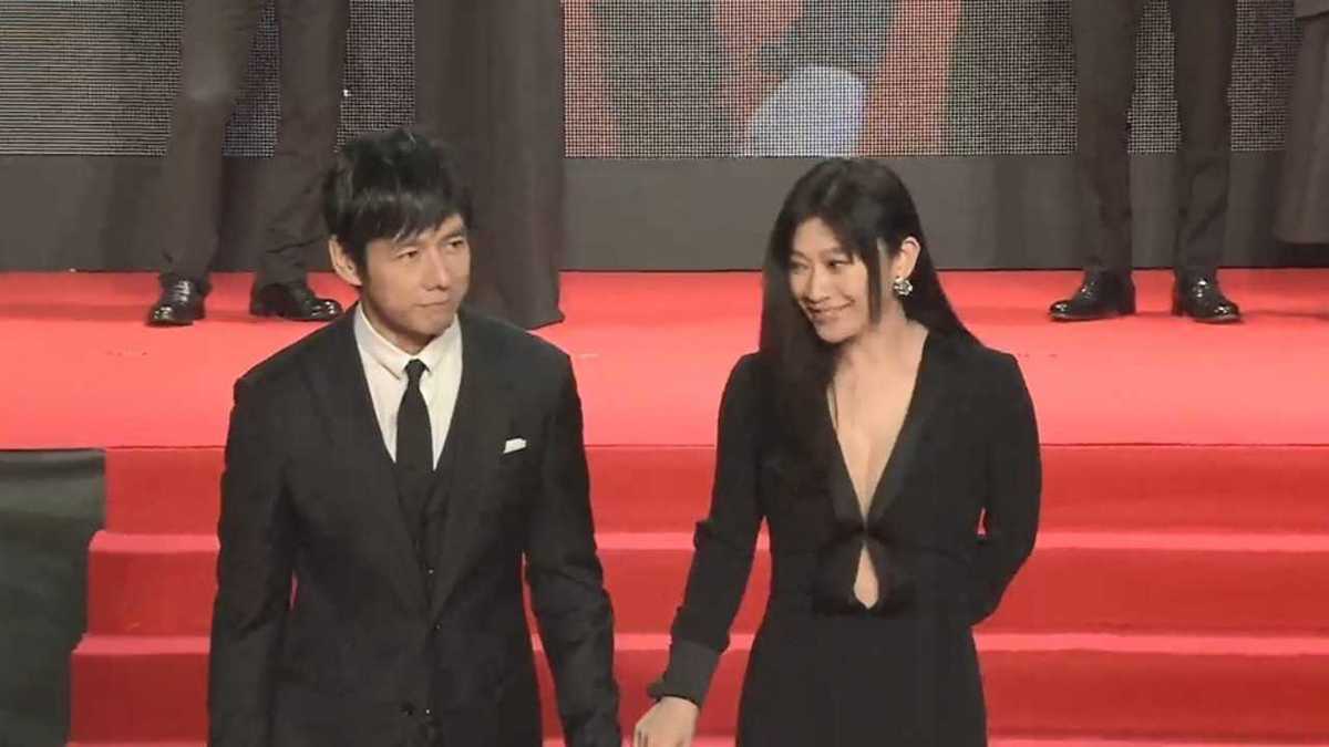 胸元チラリ セクシードレス姿の篠原涼子 西島秀俊は色気ムンムン 胸元チラリ セクシードレス姿の篠原涼子 西島秀俊は色気ムンムン