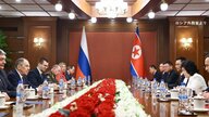 ロシアのラブロフ外相と北朝鮮の崔善姫外相が会談…北朝鮮が派兵しロシアと共闘したことについて両国が「兄弟関係」にある証拠だと称賛