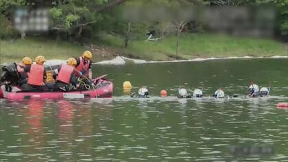 泥の巻き上げひどく…自衛隊の練習機が墜落した池は深い所で水深17m 水中ドローン等で捜索も依然隊員2人不明