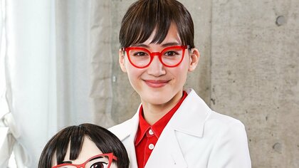 綾瀬はるか 白衣にメガネ姿で颯爽と登場　新コンビ“綾瀬はるおくん”と誤った健康法を切る