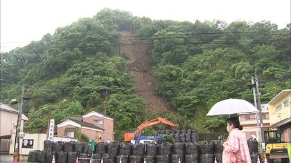 いまだ自宅に帰れず 住宅街の土砂崩れ 発生後初めての雨 津久見市 いまだ自宅に帰れず 住宅街の土砂崩れ 発生後初めての雨 津久見市