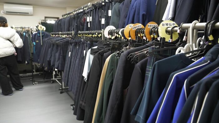 制服を安く買いそろえられる点が魅力