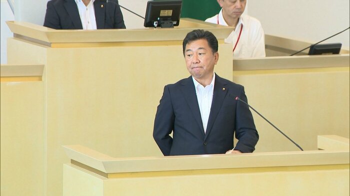疑惑を追及する杉本一彦 市議