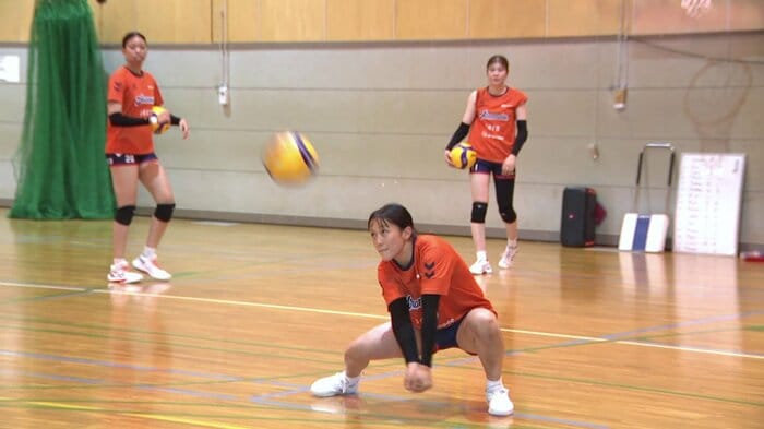 新戦力として期待される光広のぞみ選手（手前）