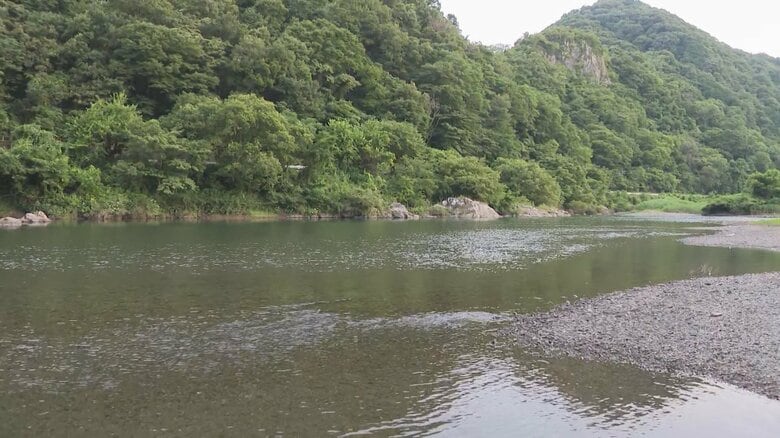 対岸まで泳ごうとしたか…友人20人程と川でBBQをしていた40歳男性が流される 川底から見つかり意識不明の状態で搬送｜FNNプライムオンライン