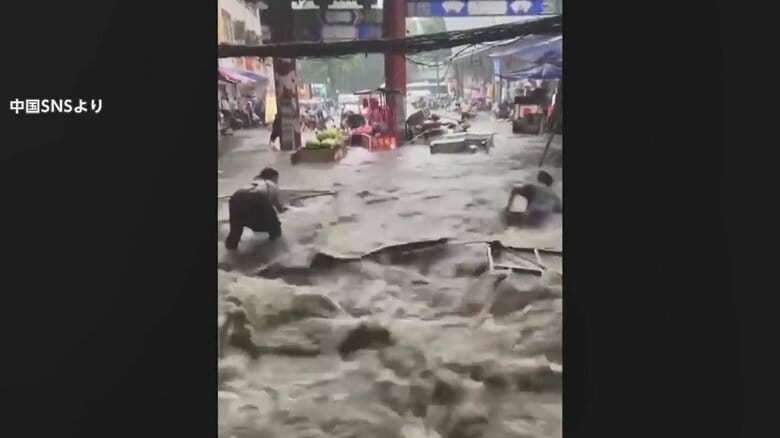 中国で豪雨　ワニ75匹逃げ出し騒然　濁流が街をのみ込み…道路冠水もケガ人なし｜FNNプライムオンライン