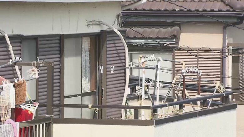 “長男の妻”53歳女を逮捕　同居アパート台所の床下から68歳女性の遺体　さいたま市｜FNNプライムオンライン