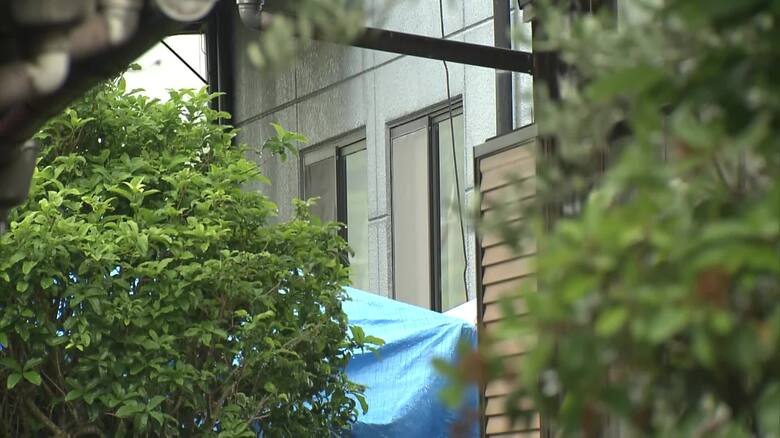 兵庫・たつの市母娘死亡 家の中に現金入った財布 家の外の玄関先にも血痕 首や上半身に複数の刺し傷 遺体を司法解剖|FNNプライムオンライン