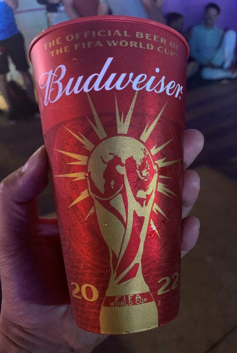 ビールを購入するともらえるW杯記念カップ