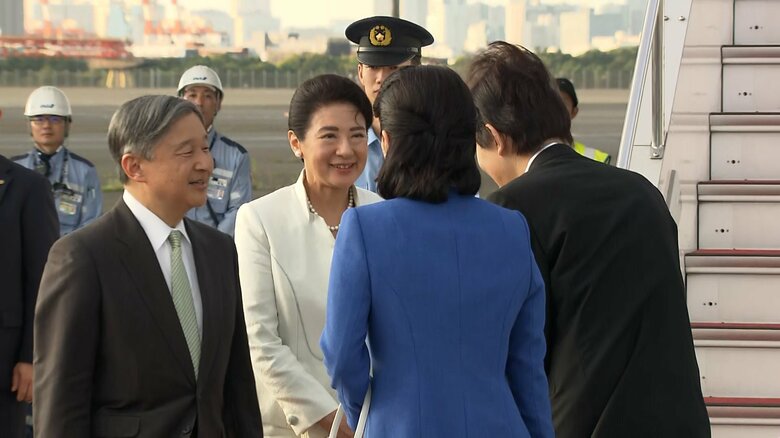 出迎えた秋篠宮ご夫妻などと笑顔で挨拶された