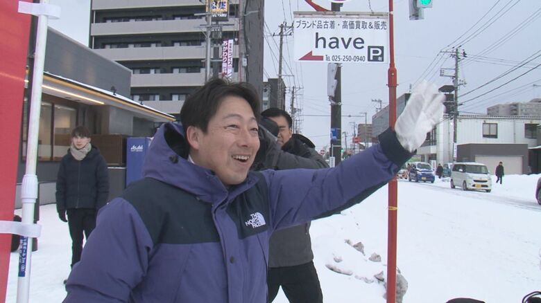 自民　内山航 氏