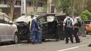 うつ伏せで路上に倒れ込む警察官の姿　車5台と自転車2台絡む事故　過失運転致傷の疑いで23歳中国籍の男を逮捕　東京・板橋区