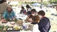 千秋公園でものづくり体験 家族連れがリースやハーバリウム作り楽しむ 花苗や観葉植物の販売も 秋田市