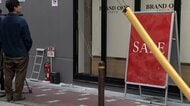 梅田で高級ブランド品数十点が盗まれる…1人でバッグなど両手に抱え逃走　白っぽい服に黒っぽいズボン姿　窃盗事件で捜査