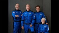アマゾン創業者ら宇宙旅行に成功 82歳女性らと共に