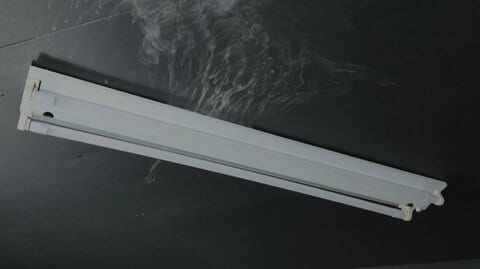 蛍光灯をLEDに変えただけでは危険！古い蛍光灯“器具”の発火事故に注意　10年使用で内部部品劣化も　NITE