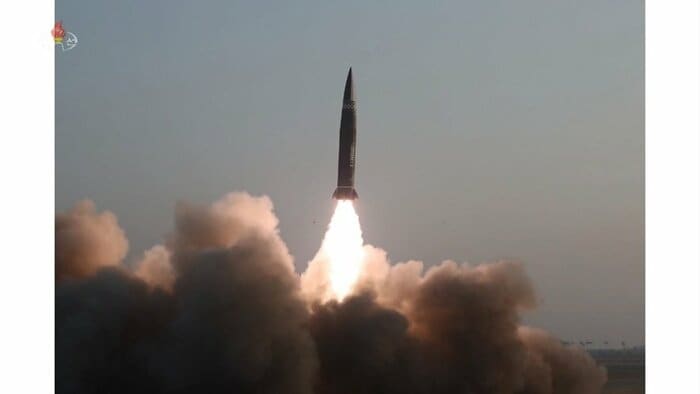 北朝鮮　KN-30重弾頭・短距離弾道ミサイル（KRT　2021年3月26日）