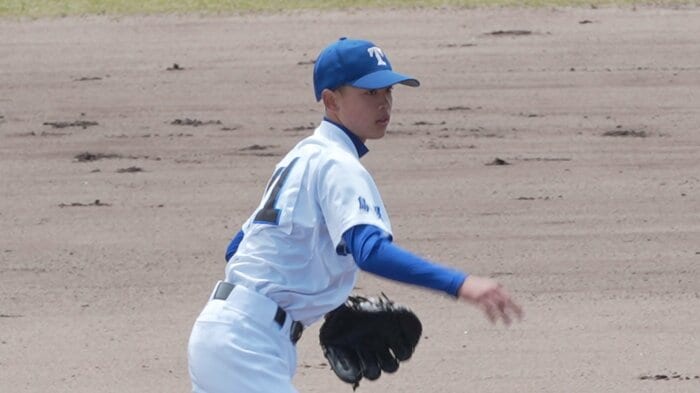 先発登板の南郷杏輔投手（1年）