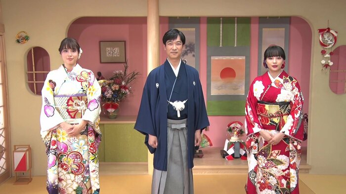 広瀬アリス(左)堺雅人(中)広瀬すず(右)