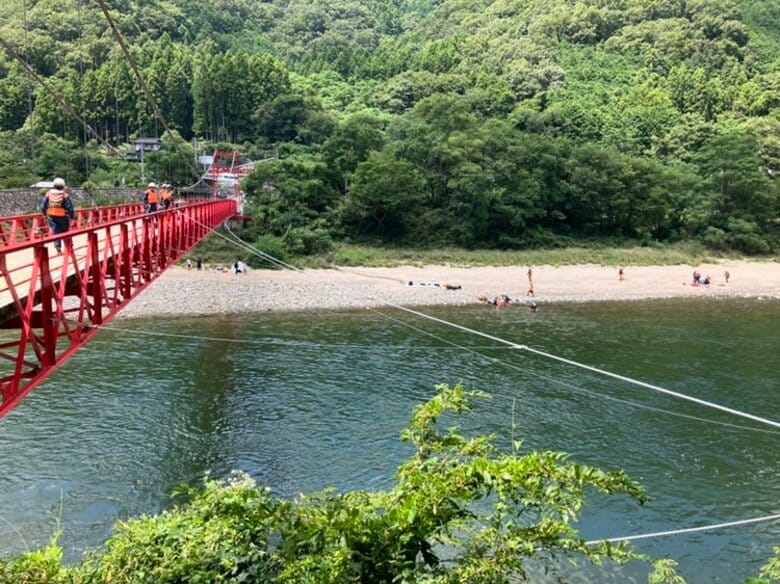【続報】男性が川に流され、心肺停止の状態で発見　病院に搬送　知人と川遊びをしていたか　広島｜FNNプライムオンライン