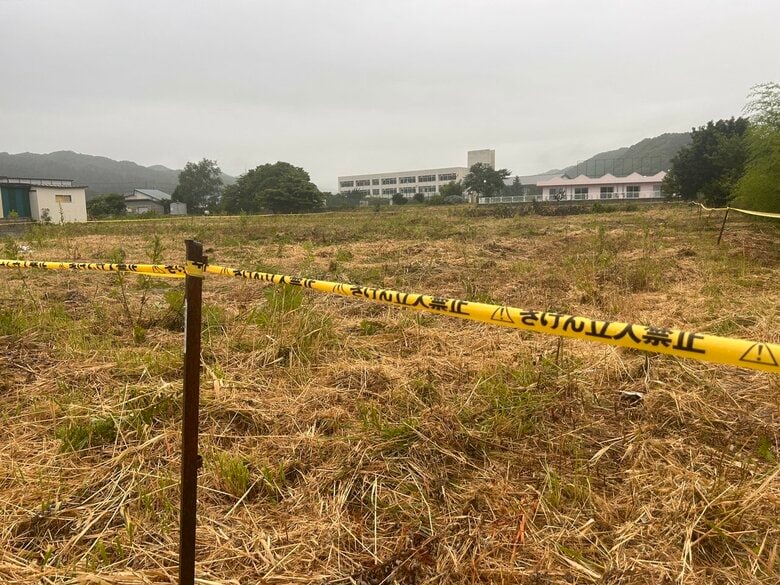 【ヒグマ速報】”殺人グマ”徘徊のマチでまたクマ目撃…遺体発見現場の草むらに潜む1頭を確認…執着心の強い同一個体か…住民の不安いつまで＜北海道福島町＞｜FNNプライムオンライン