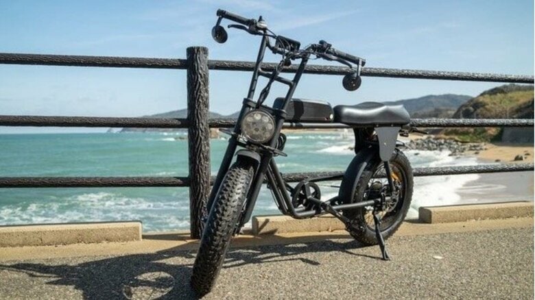 バイクなのに自転車!? 1970年代風デザイン「KOGUNA」の乗り心地を21歳の創業者に聞いた