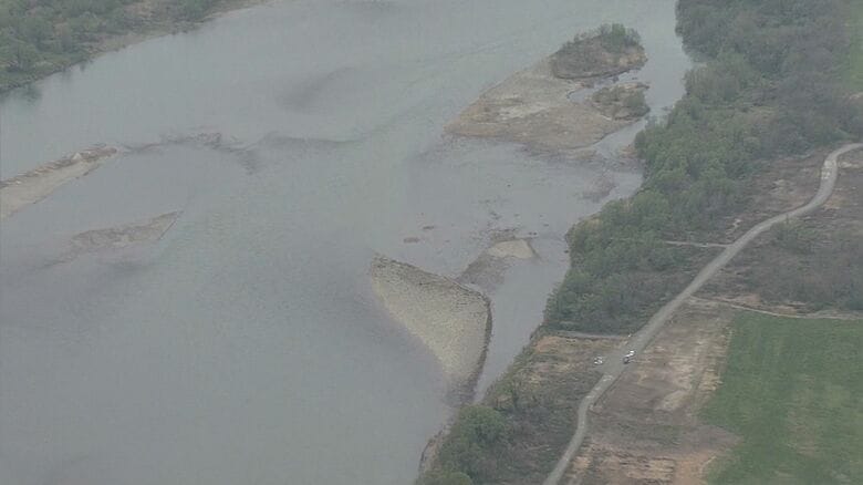 長岡市の信濃川中州で遺体発見