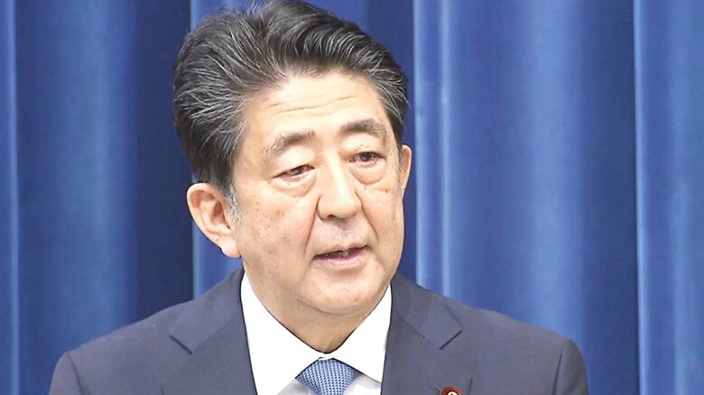 辞意を表明した安倍首相（8月28日）