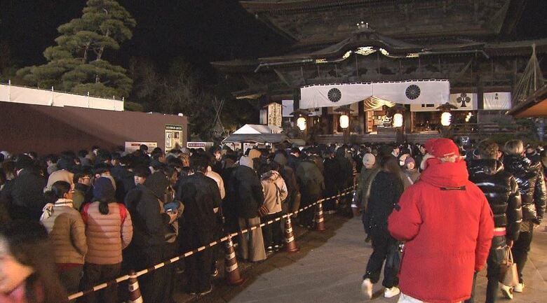 大みそかの善光寺（2025年12月31日）