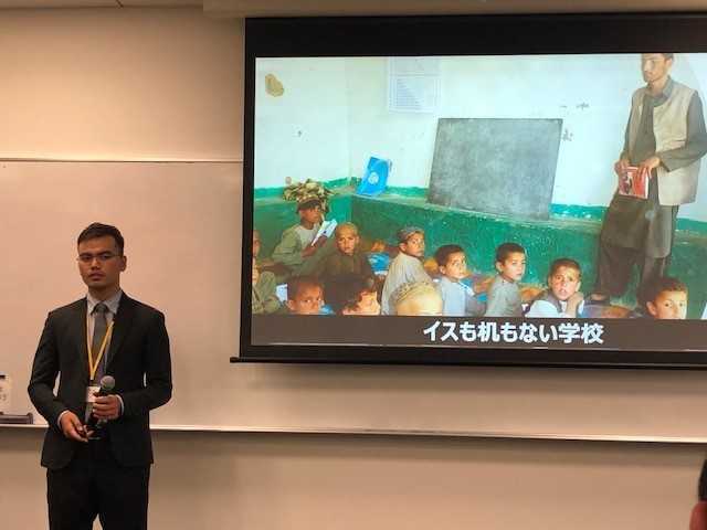 プレゼンテーションしたAPUで唯一のアフガニスタン出身の留学生