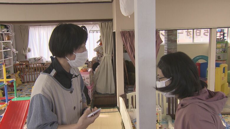 利根真理子さんと利用者（2歳、6歳の保護者）