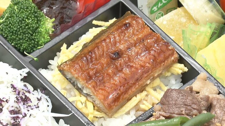 浜名湖のうなぎや三ケ日牛、遠州灘のしらすが入った「殿」「家臣団」「民」の「三位一体ごはん」だ