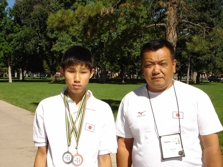 木村選手（左）を長年支え続けてきたタッパーの寺西さん（家族提供）