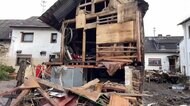 ドイツ 記録的豪雨 1300人不明 洪水で100棟以上の家屋倒壊