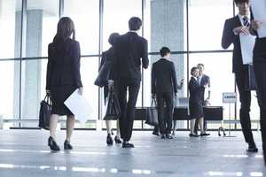 “新型コロナウイルス”で合同説明会が次々中止…介護現場の人手不足は死活問題にも