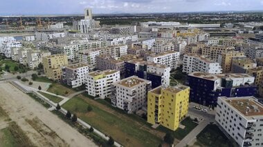 「都市で村の生活を」学校、職場は徒歩15分圏内…ウィーン“女性による街づくり”に見る男女平等
