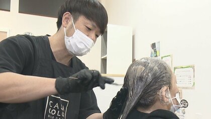 ブローは客自身で…「白髪染め専門店」は価格も時間も半分　全国100店舗以上に急拡大