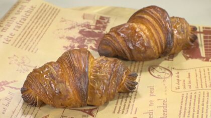 こだわりの「バリバリ食感」…1日800個売れる“クロワッサン”　常時100種類並ぶ人気パン店【愛知発】