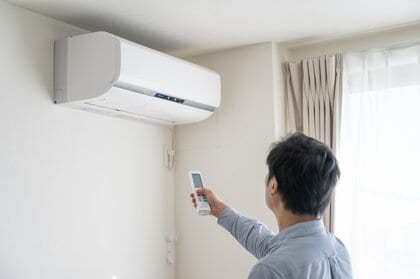 エアコン「つけっぱなし」と「こまめに消す」どっちが得? 境目は“外気温35度”…理由をパナソニックに聞いた