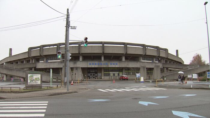 鳥屋野球場